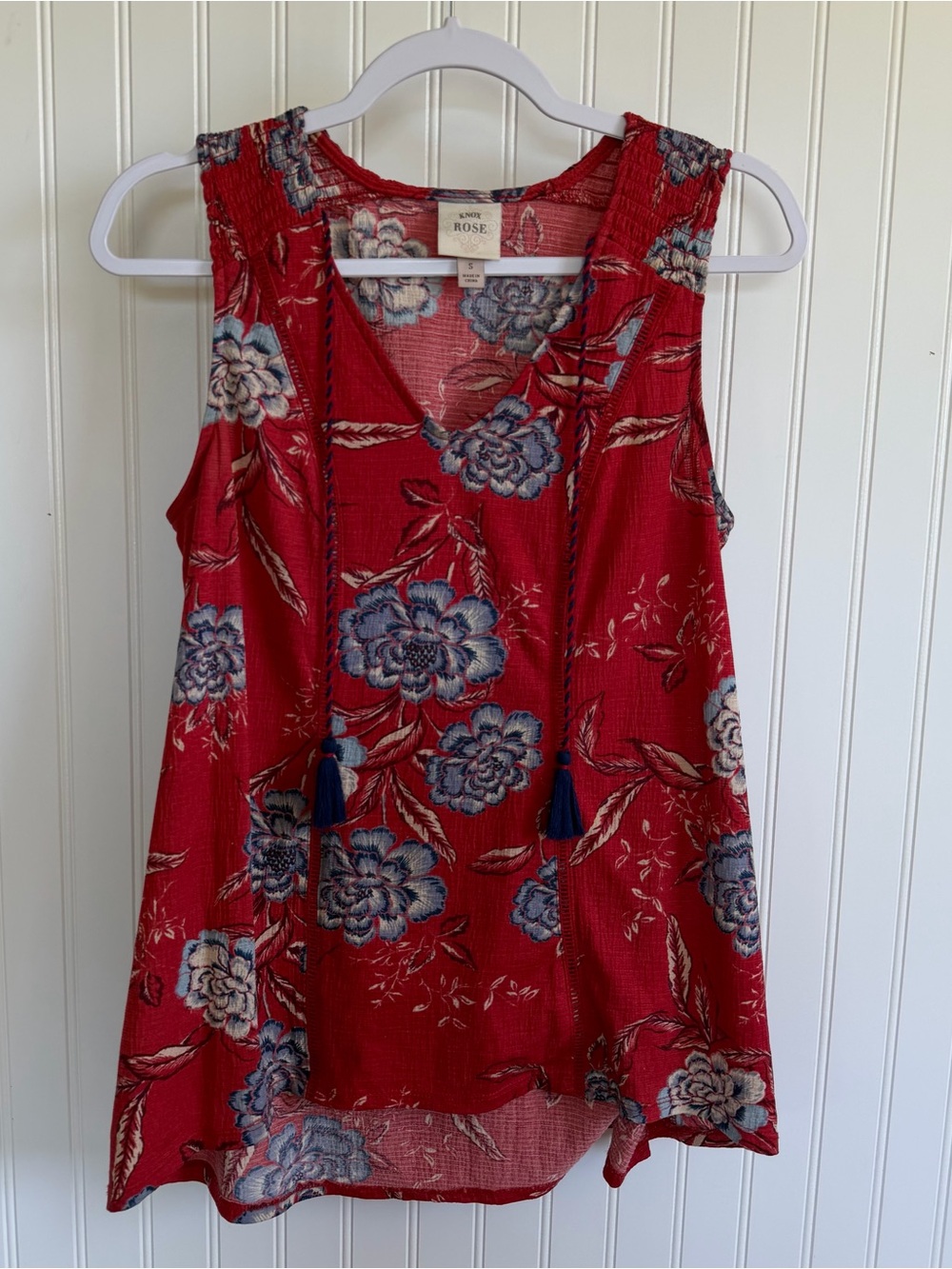 Knox Rose Red Floral Sleeveless V-Neck Tank Tassels‎ Western Cottagecore